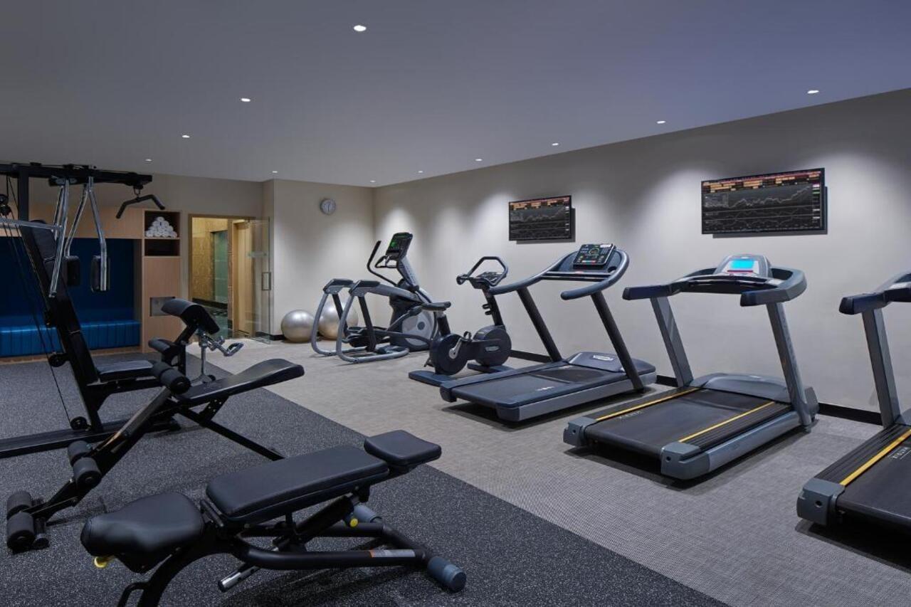 Two Macdonnell Road Aparthotel Hong Kong Luaran gambar